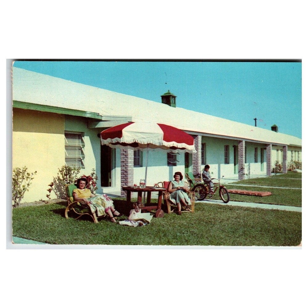 1959 Fort Pierce Beach FL Shamrock Village Ranch Apartments Postcard DEXTONE
